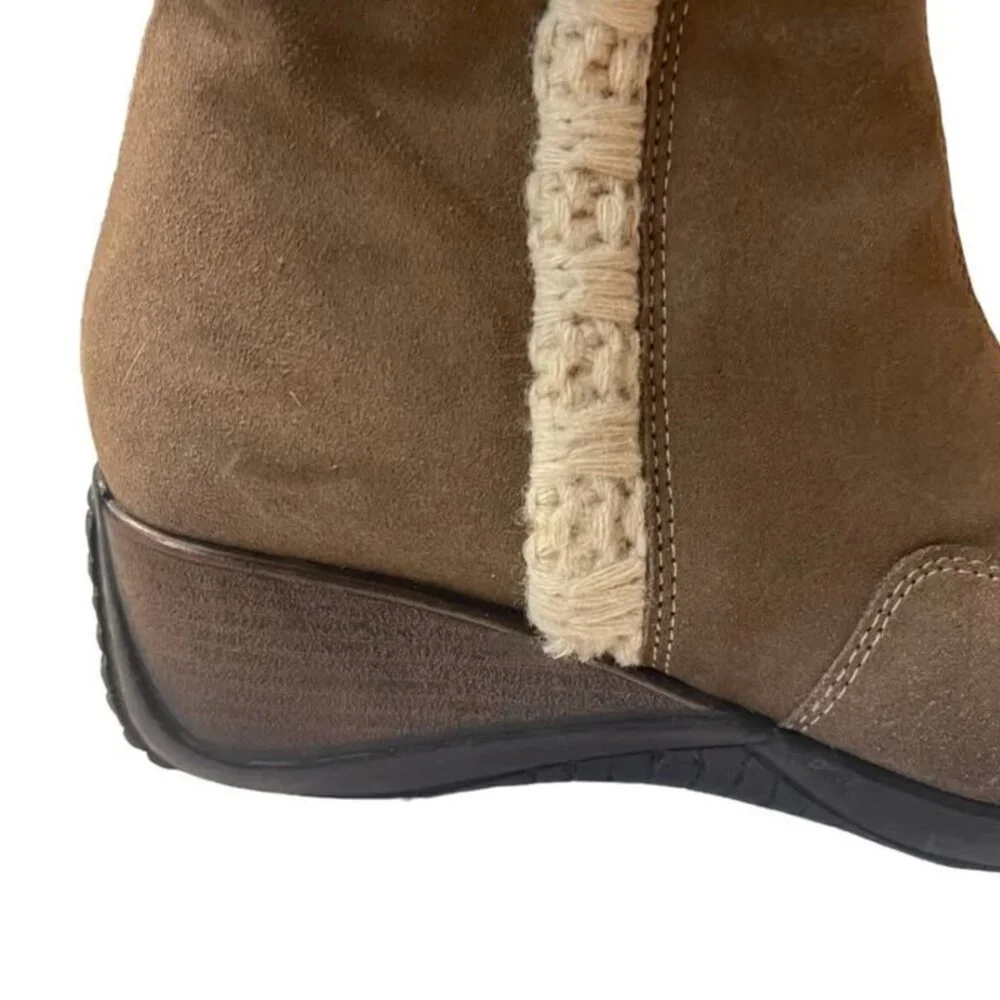 Aquatalia Leather Sweater Knit Cuff Front Zippered Wedge Boots Women's size 7.5
